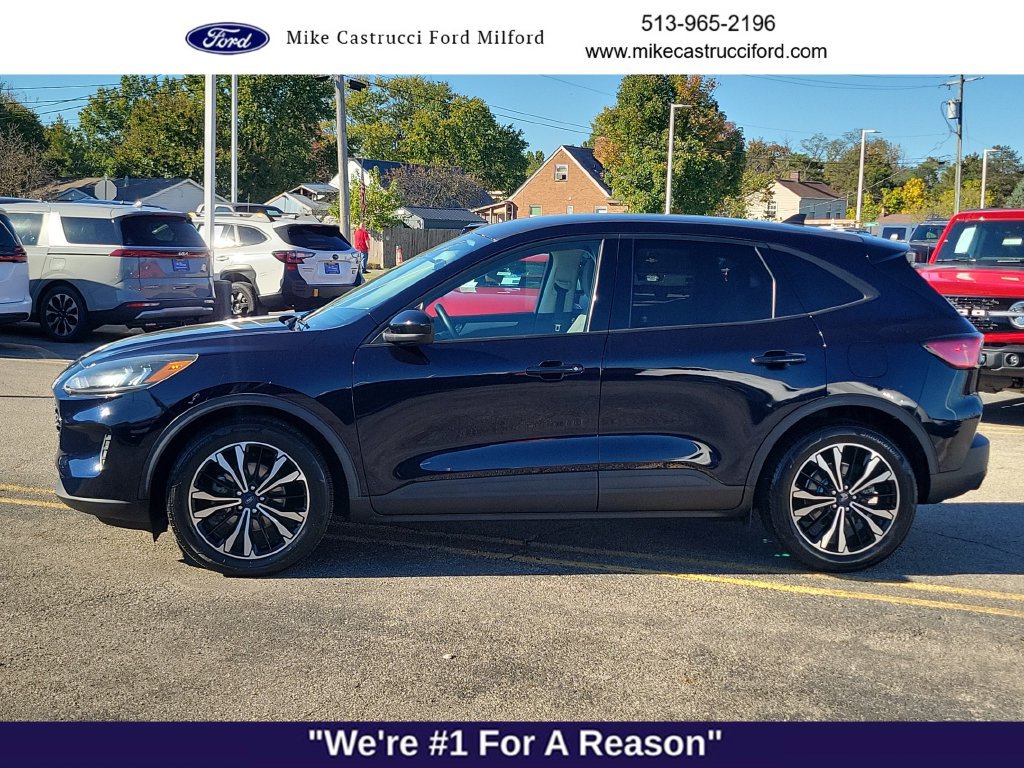 Used 2021 Ford Escape SE w/ SE Sport Appearance Package FWD image 2