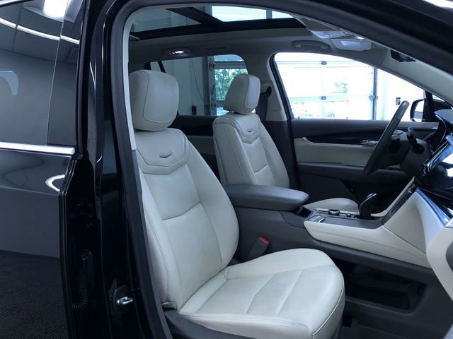 Used 2022 Cadillac XT6 Premium Luxury w/ Technology Package AWD/4WD image 15