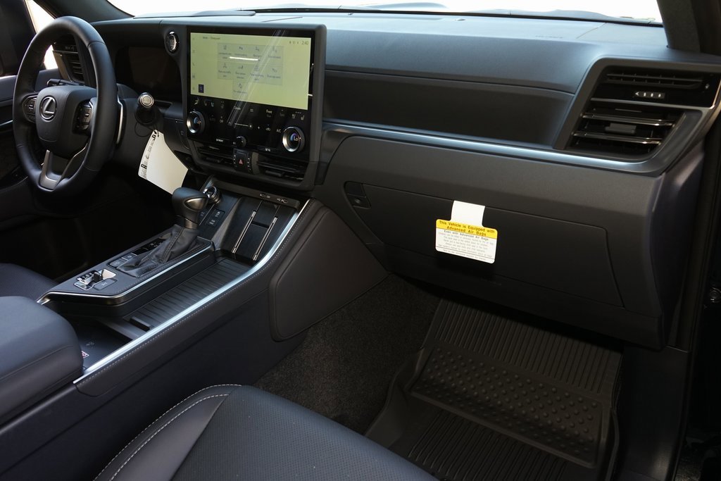 Used 2025 Lexus GX 550 image 11