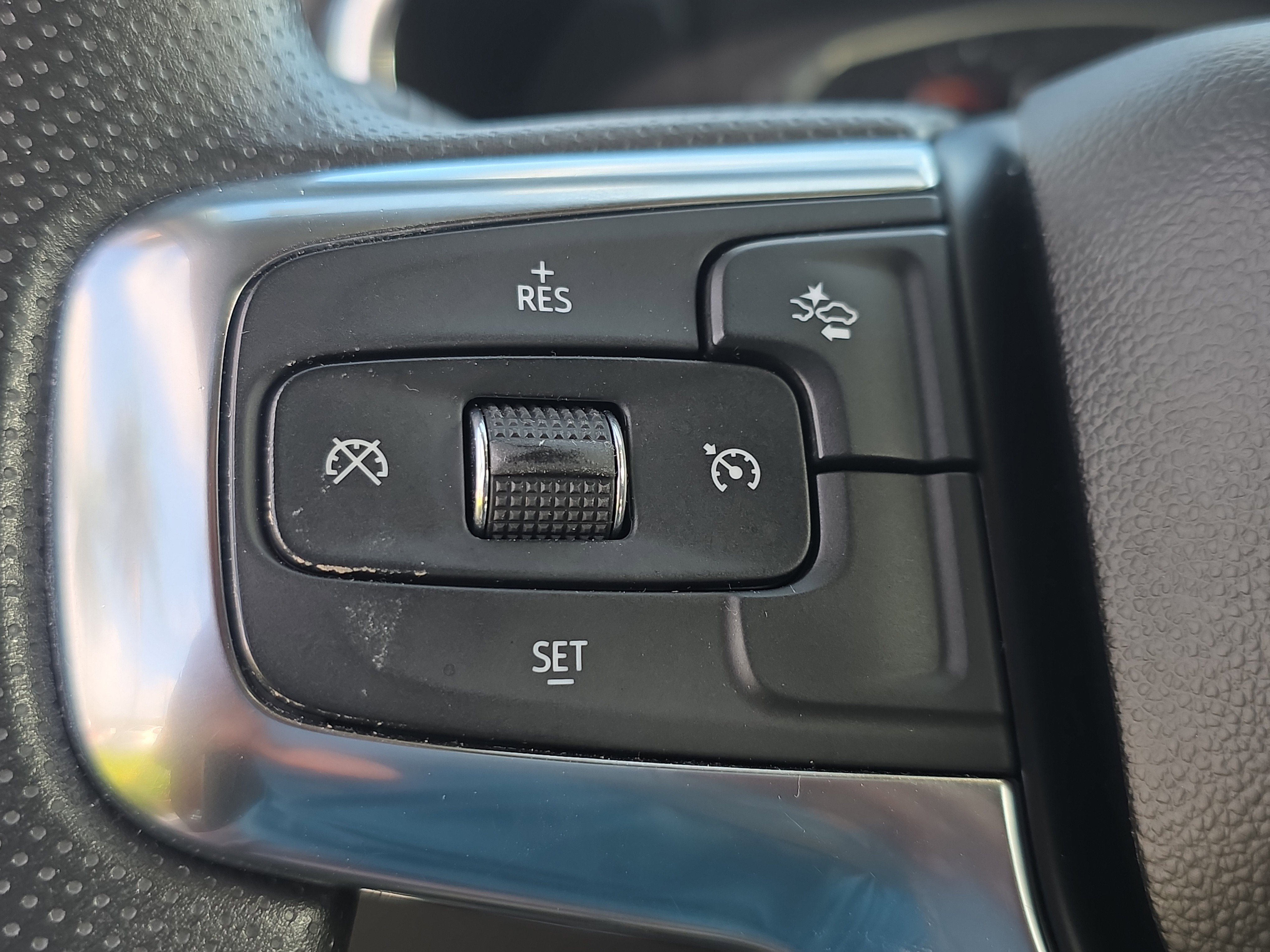 Used 2025 Chevrolet Blazer LT image 30