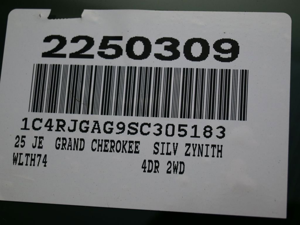 New 2025 Jeep Grand Cherokee Laredo X image 11