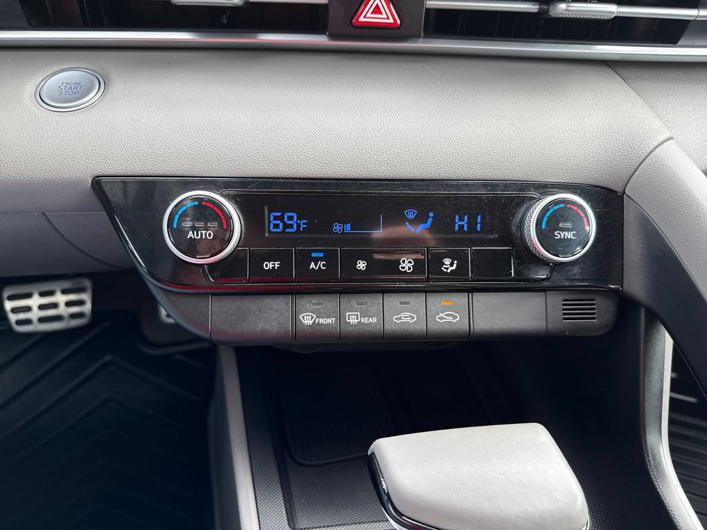Certified 2025 Hyundai Elantra Sport FWD image 30