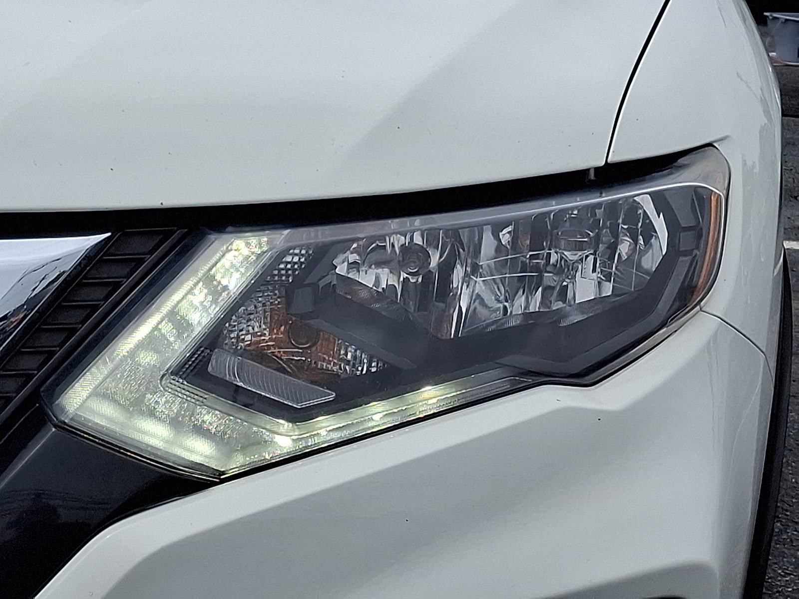 Used 2019 Nissan Rogue SV AWD/4WD image 9
