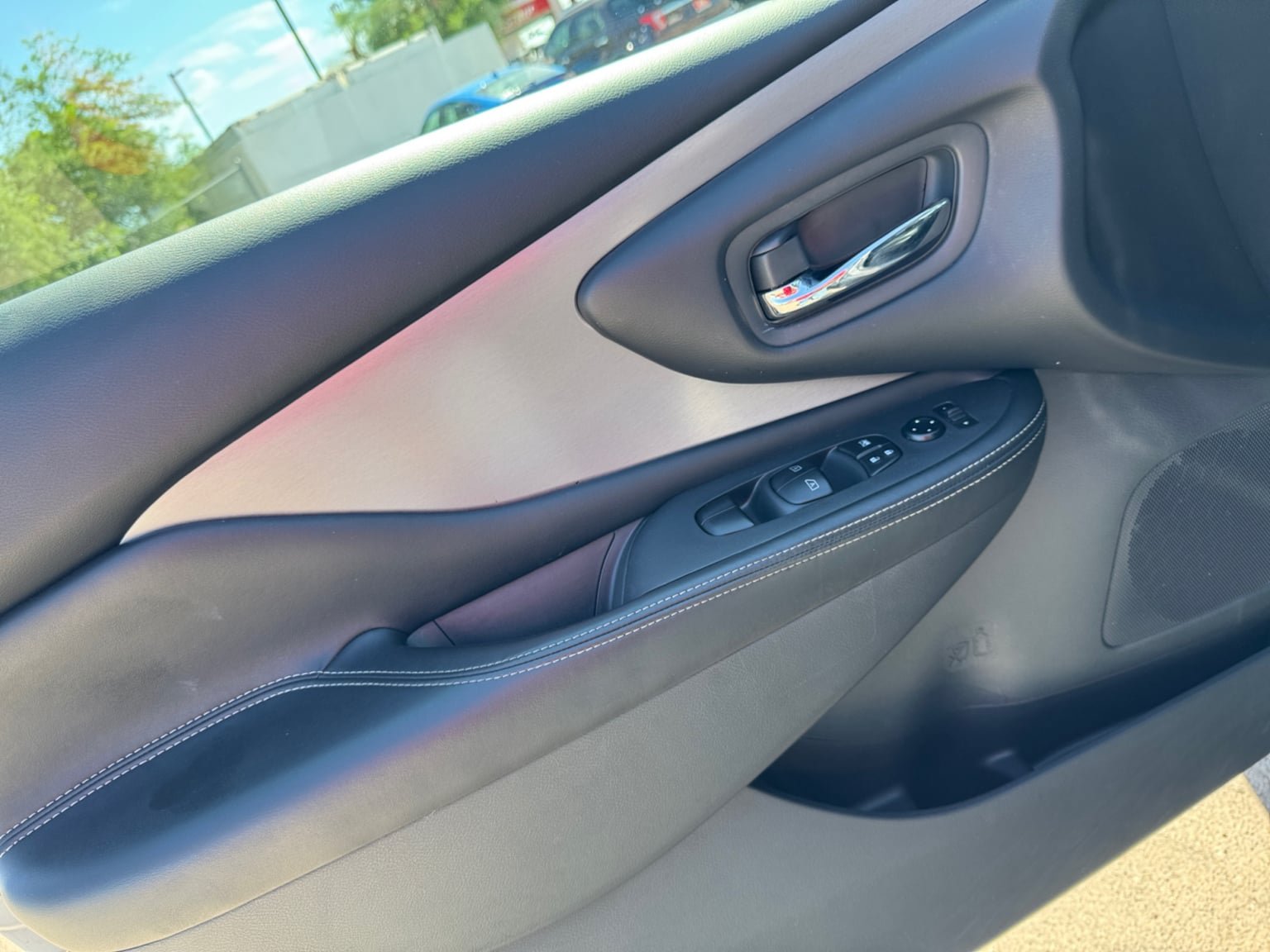 Used 2023 Nissan Murano SV w/ SV Midnight Edition Package FWD image 11