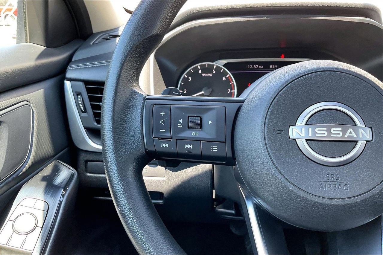 Used 2024 Nissan Rogue S FWD image 29