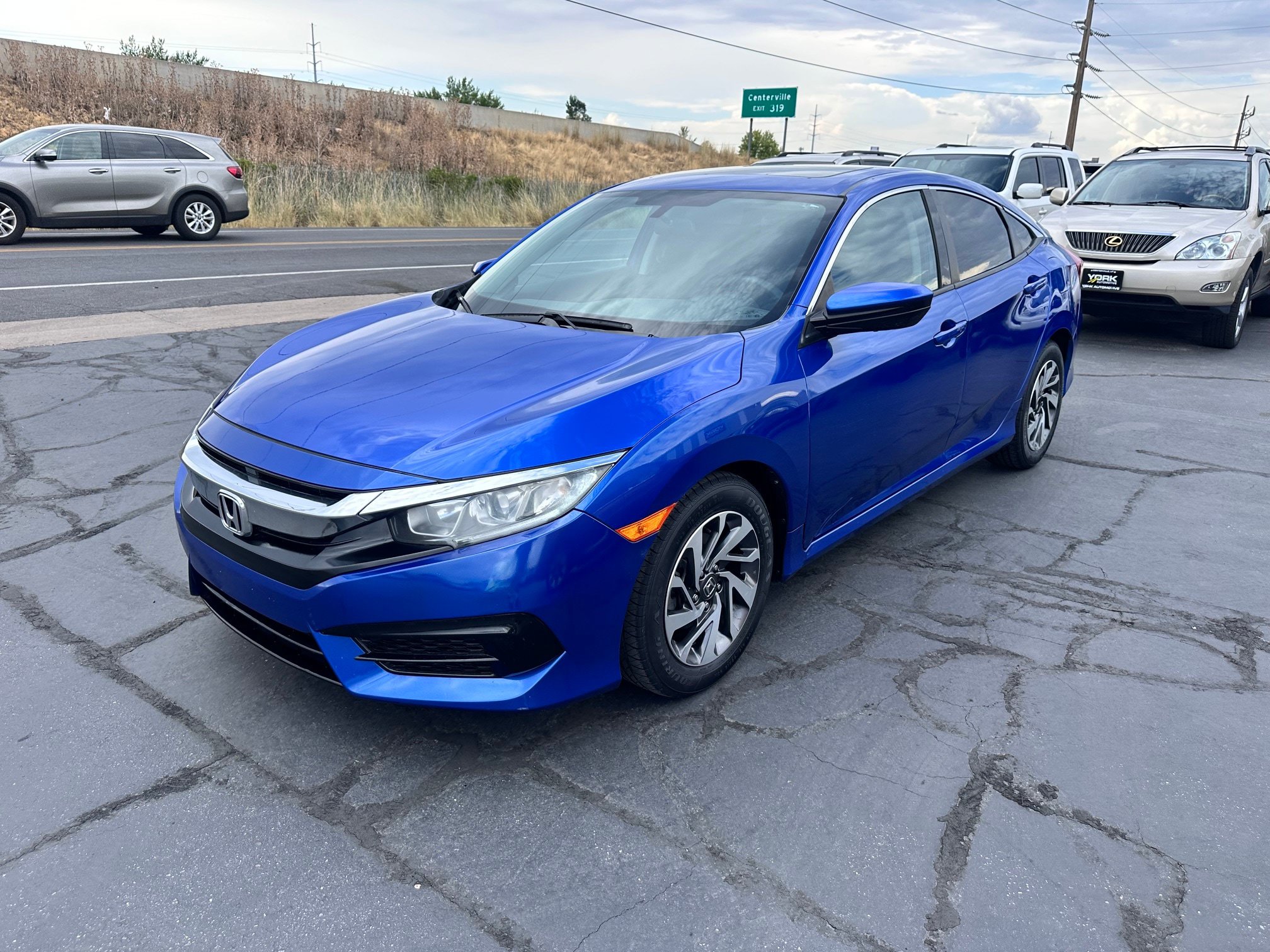 Used 2018 Honda Civic EX image 2