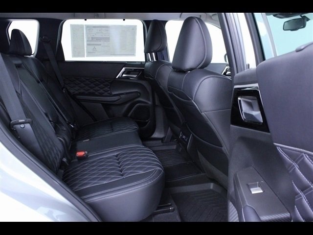 Used 2023 Mitsubishi Outlander SEL image 34