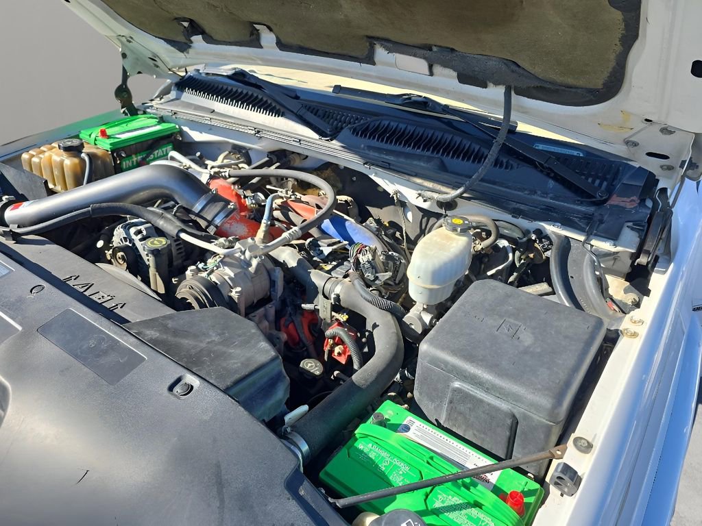 Used 2004 GMC Sierra 2500 SLT w/ Heavy-Duty Power Package image 39