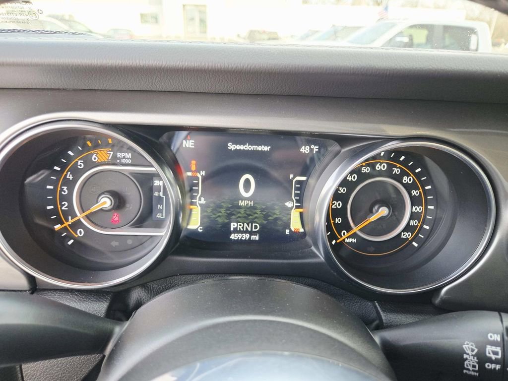 Used 2021 Jeep Wrangler Unlimited Sahara w/ Cold Weather Group image 25