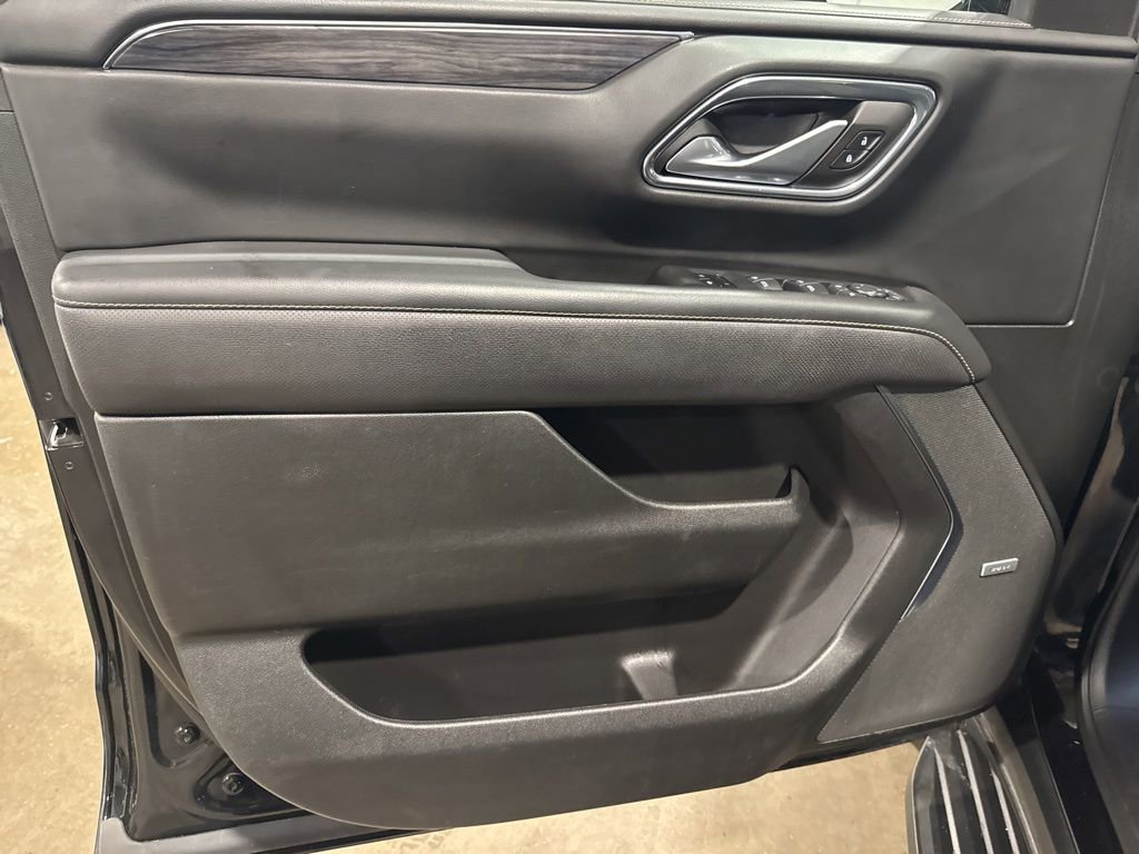 Used 2022 GMC Yukon XL SLT w/ SLT Luxury Package image 15