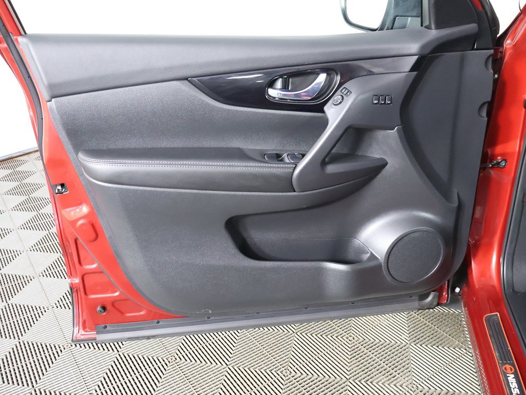 Used 2022 Nissan Rogue Sport SL w/ Premium Package image 24