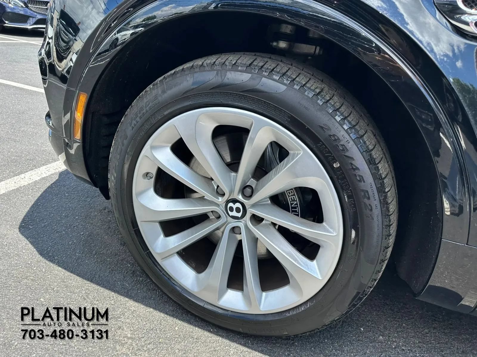 Used 2017 Bentley Bentayga AWD/4WD image 24