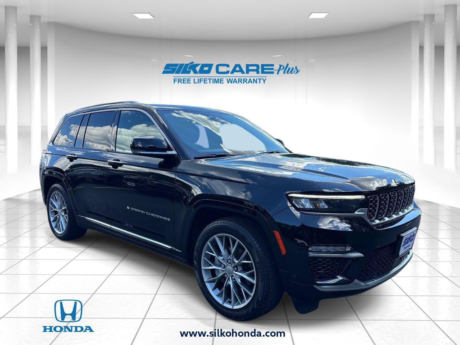 Used 2023 Jeep Grand Cherokee Summit w/ Adv Protech Group IV