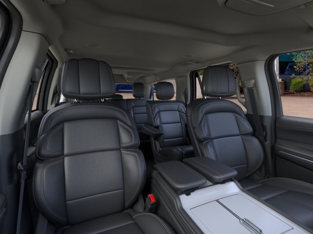 New 2026 Lincoln Navigator L Premier AWD/4WD image 11