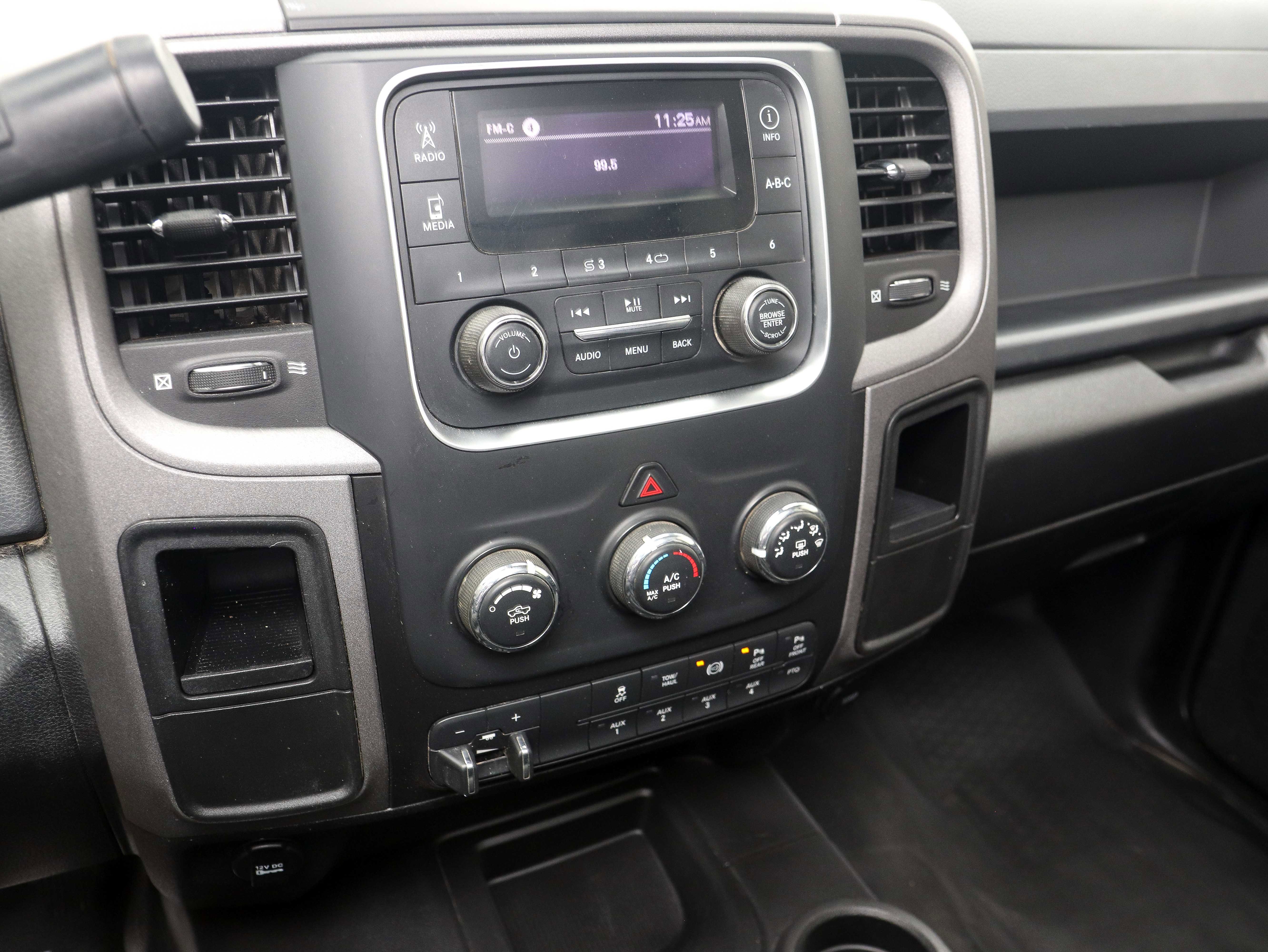 Used 2018 RAM 5500 Tradesman w/ Max Tow Package AWD/4WD image 31