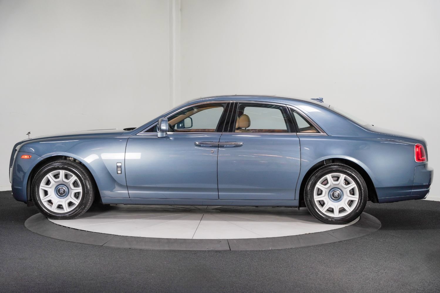 Used 2011 Rolls-Royce Ghost RWD image 6
