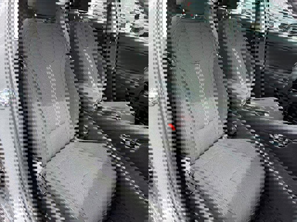 Certified 2025 Hyundai Elantra SE image 15