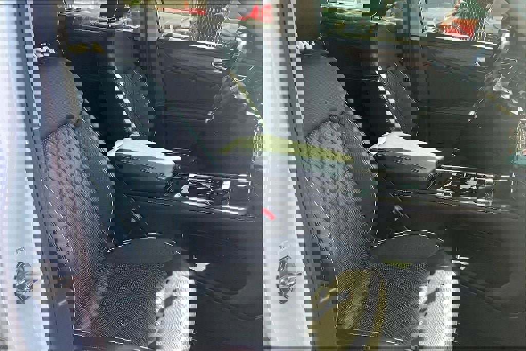 Certified 2024 Volkswagen Atlas SEL Premium R-Line image 6