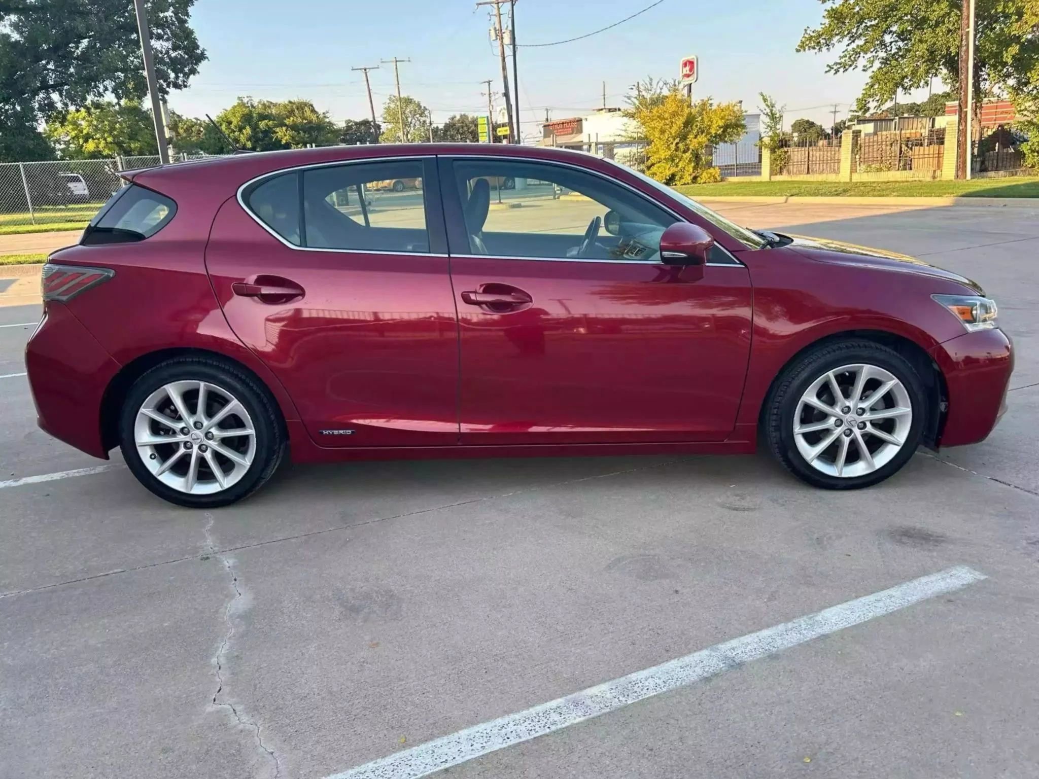 Used 2011 Lexus CT 200h Premium image 4