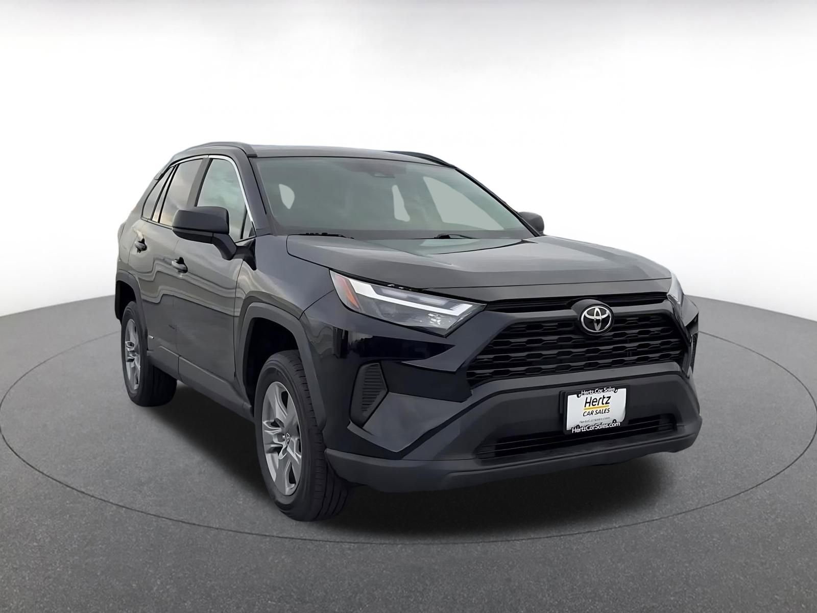 Used 2025 Toyota RAV4 LE image 3