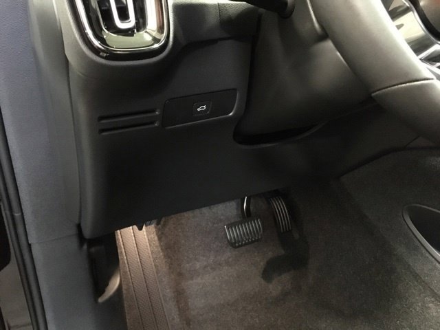 New 2024 Volvo XC40 Recharge Plus w/ Protection Package Premier RWD image 16