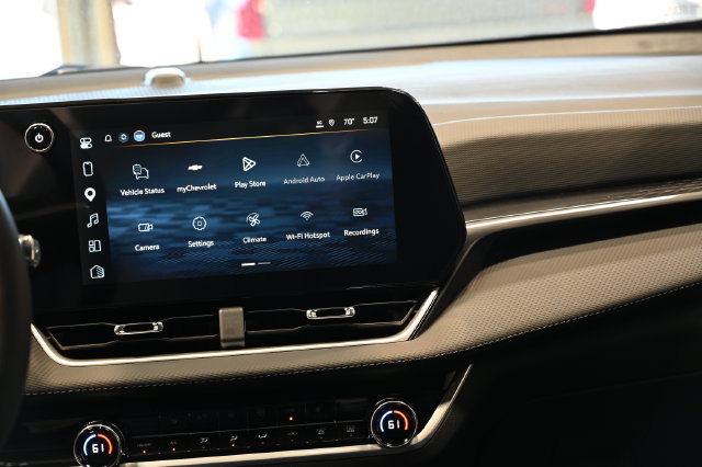 New 2027 Chevrolet Equinox LT w/ Convenience Package II FWD image 15