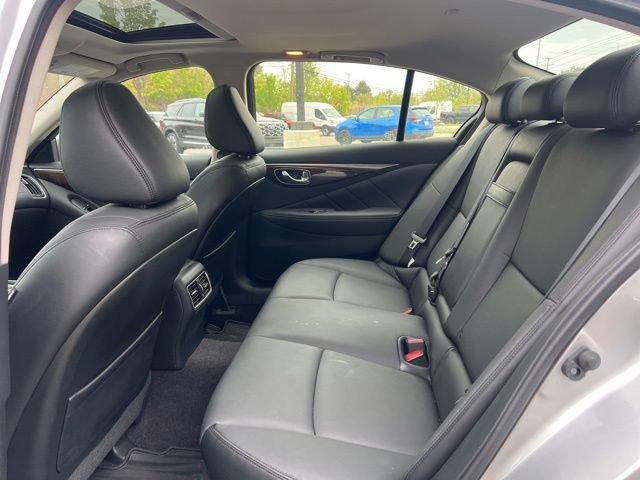 Used 2019 INFINITI Q50 Luxe w/ Essential Package (3.0T Luxe) AWD/4WD image 13