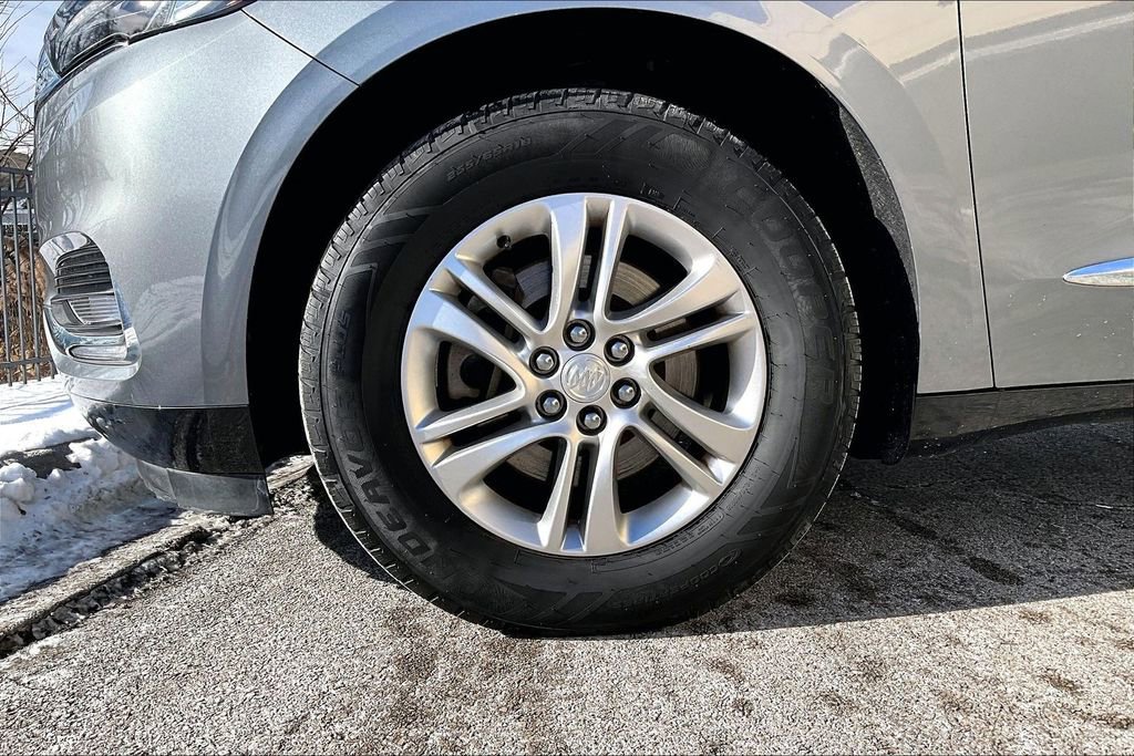 Used 2018 Buick Enclave Essence image 10