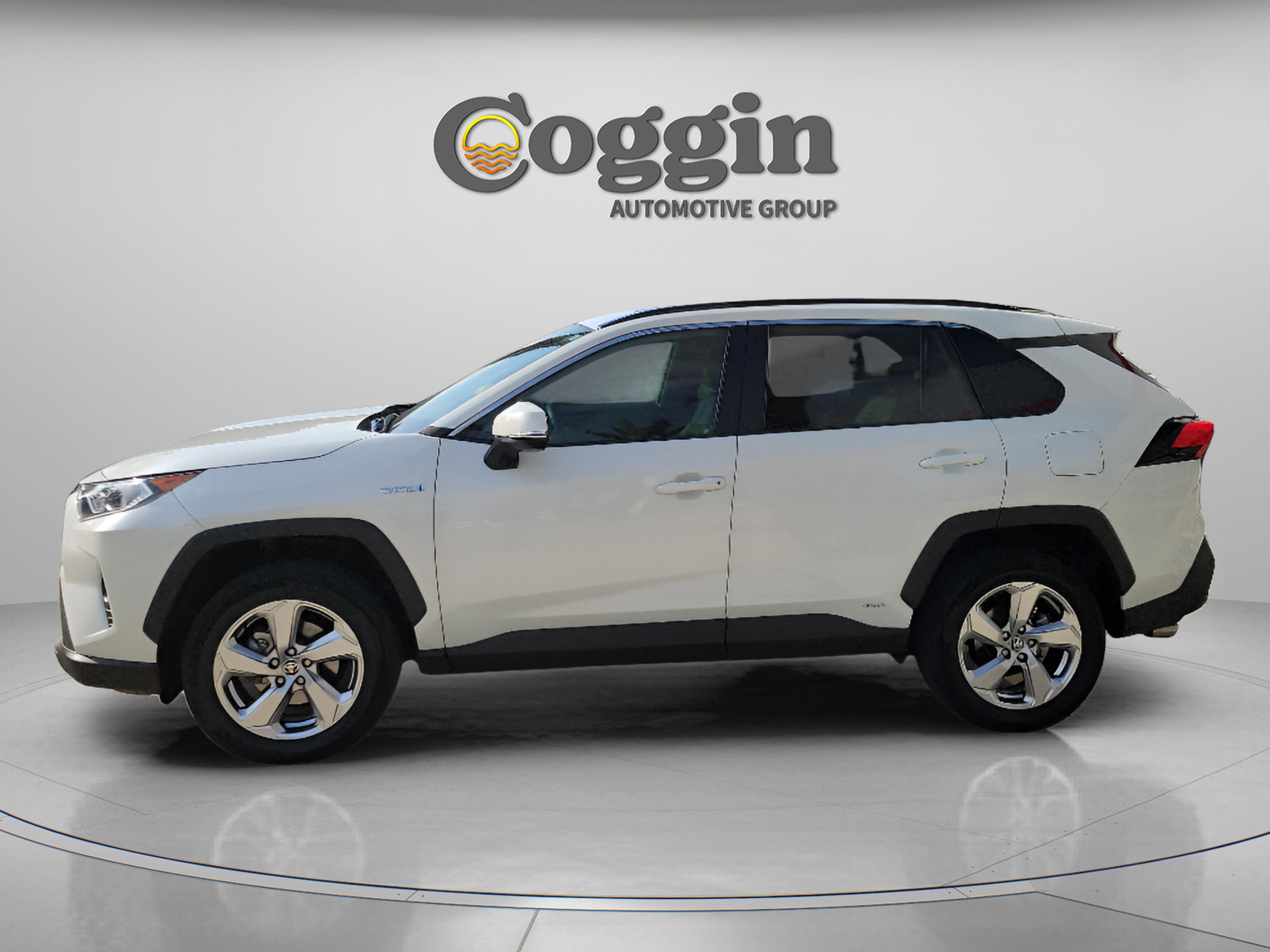 Certified 2021 Toyota RAV4 XLE Premium AWD/4WD image 2