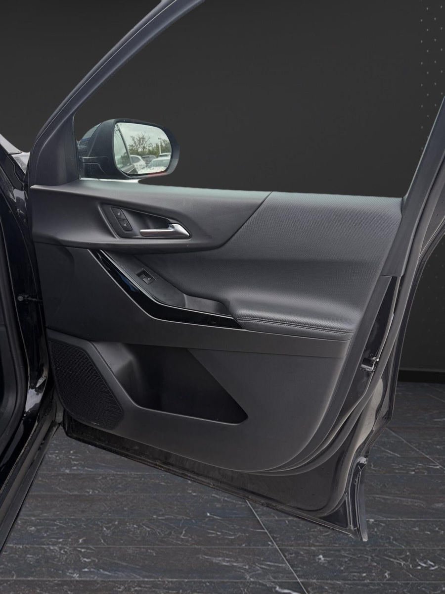 Used 2025 Chevrolet Equinox LT FWD image 10