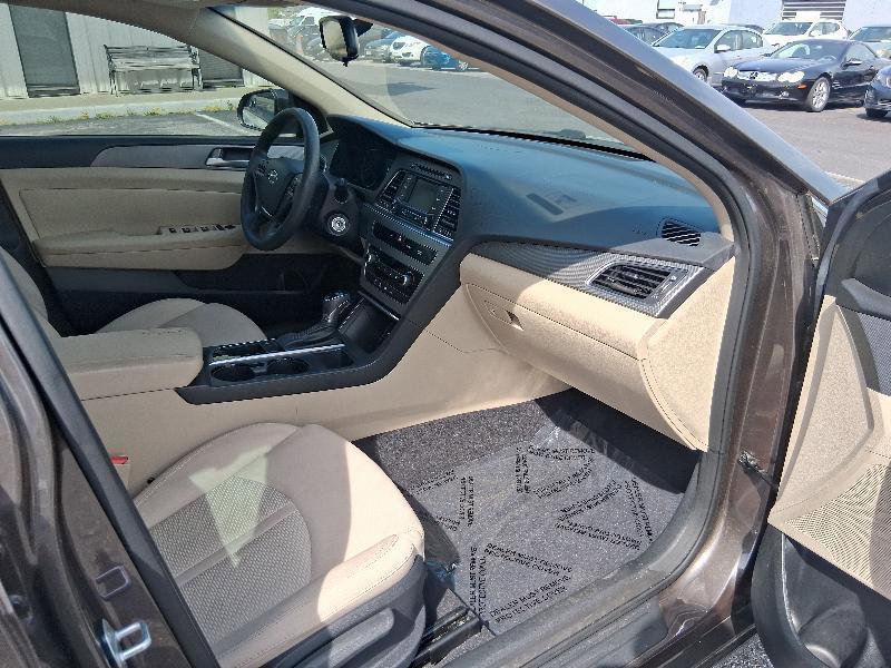Used 2015 Hyundai Sonata SE w/ Option Group 09 FWD image 21