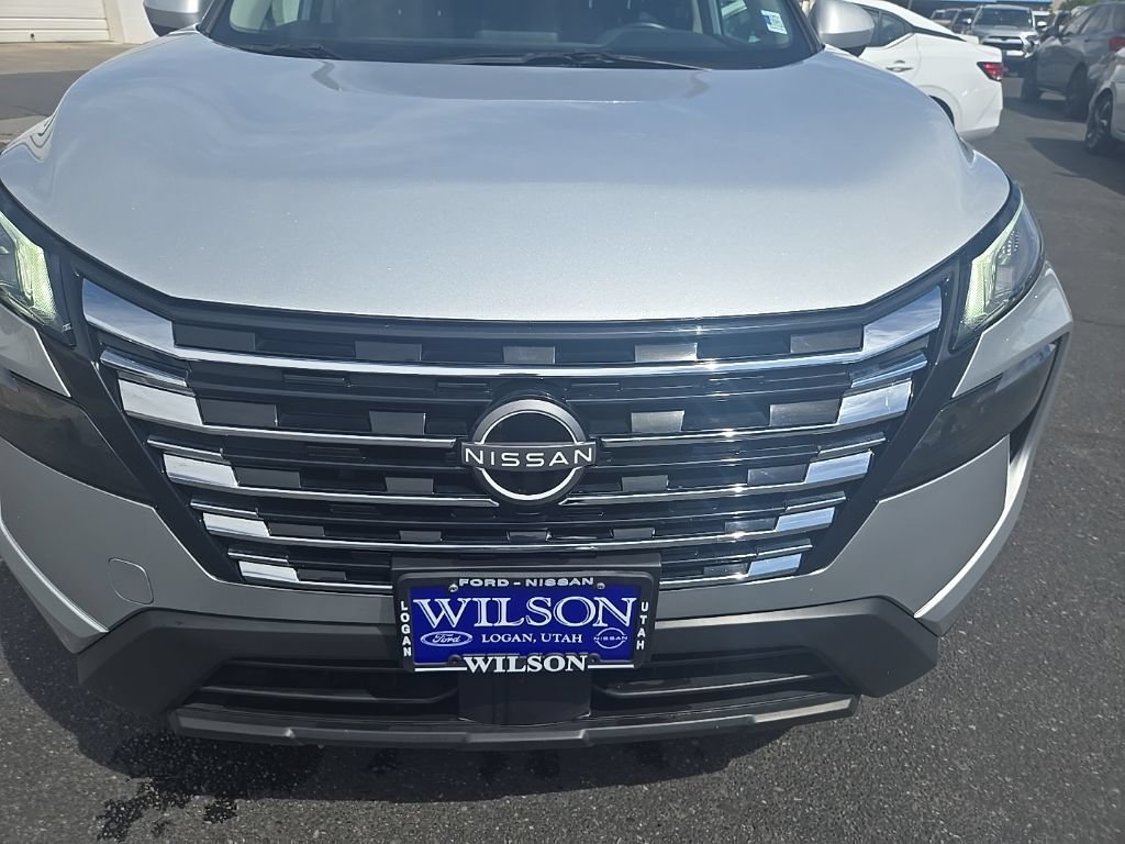 Used 2025 Nissan Rogue SV AWD/4WD image 31