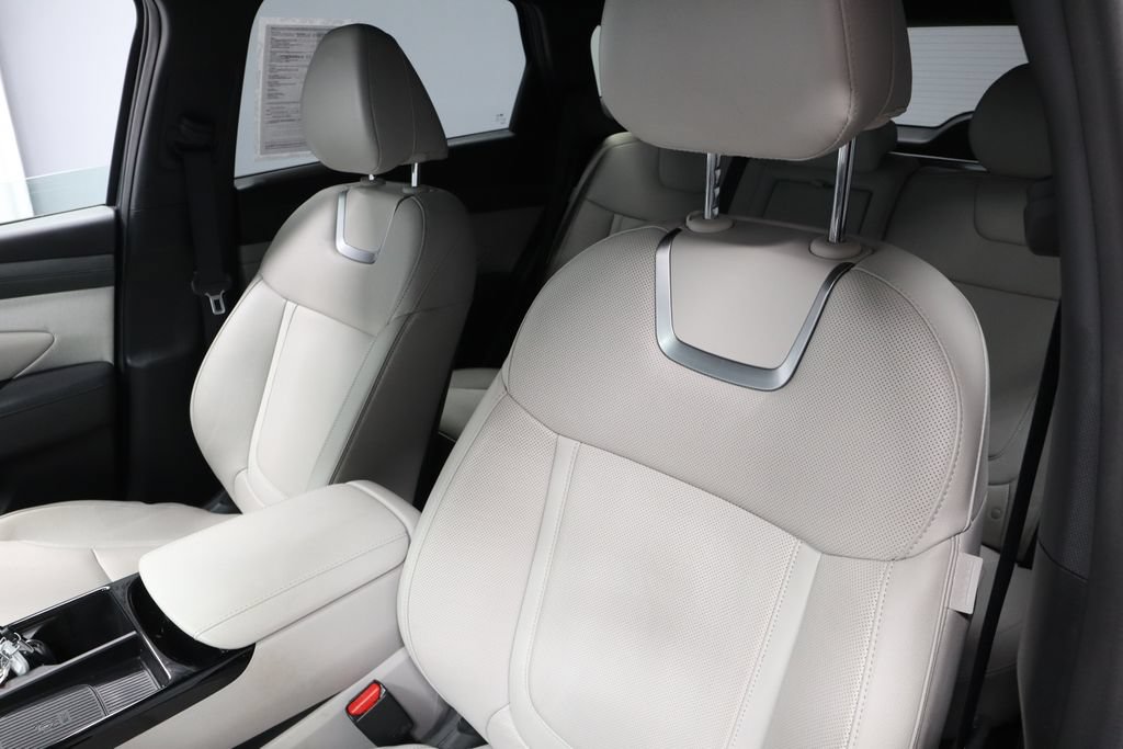 Certified 2025 Hyundai Tucson Limited AWD/4WD image 30