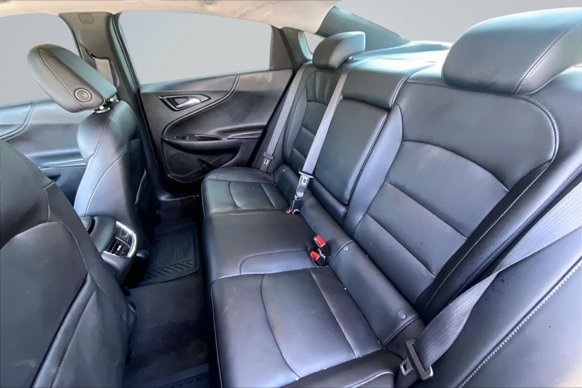 Used 2021 Chevrolet Malibu Premier FWD image 25