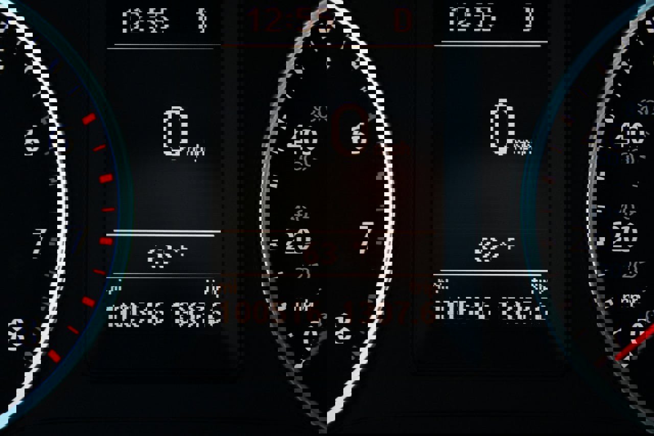 Used 2017 Volkswagen Tiguan S image 12