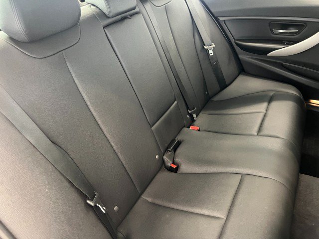 Used 2013 BMW 320i xDrive Sedan AWD/4WD image 28