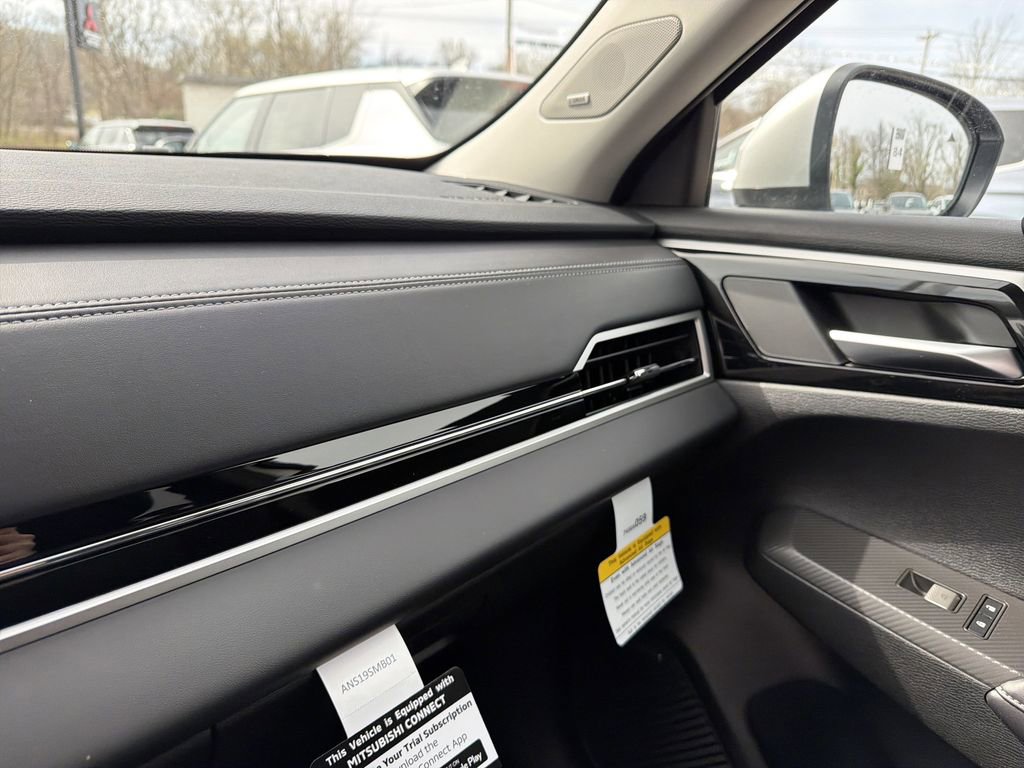 New 2026 Mitsubishi Outlander ES image 24