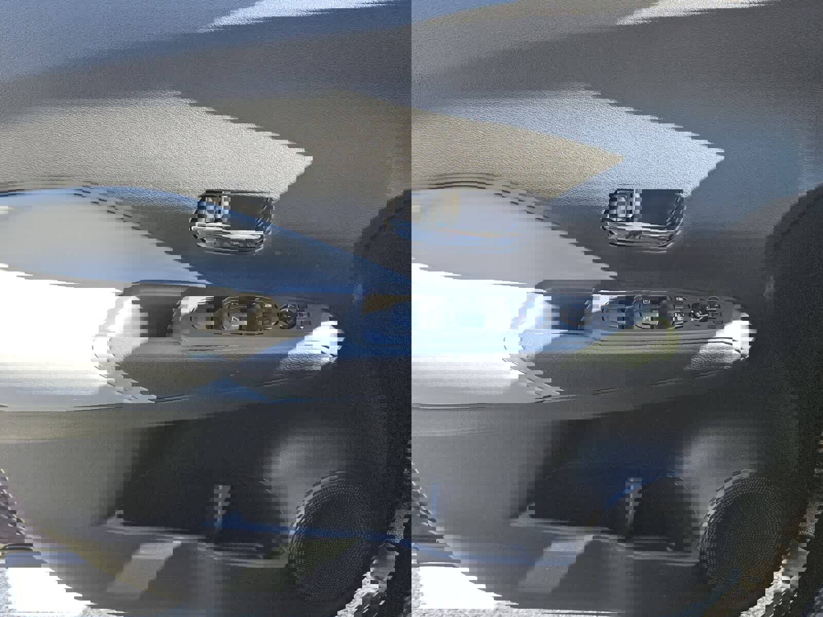 Used 2021 Nissan Kicks SR w/ SR Premium Package image 16