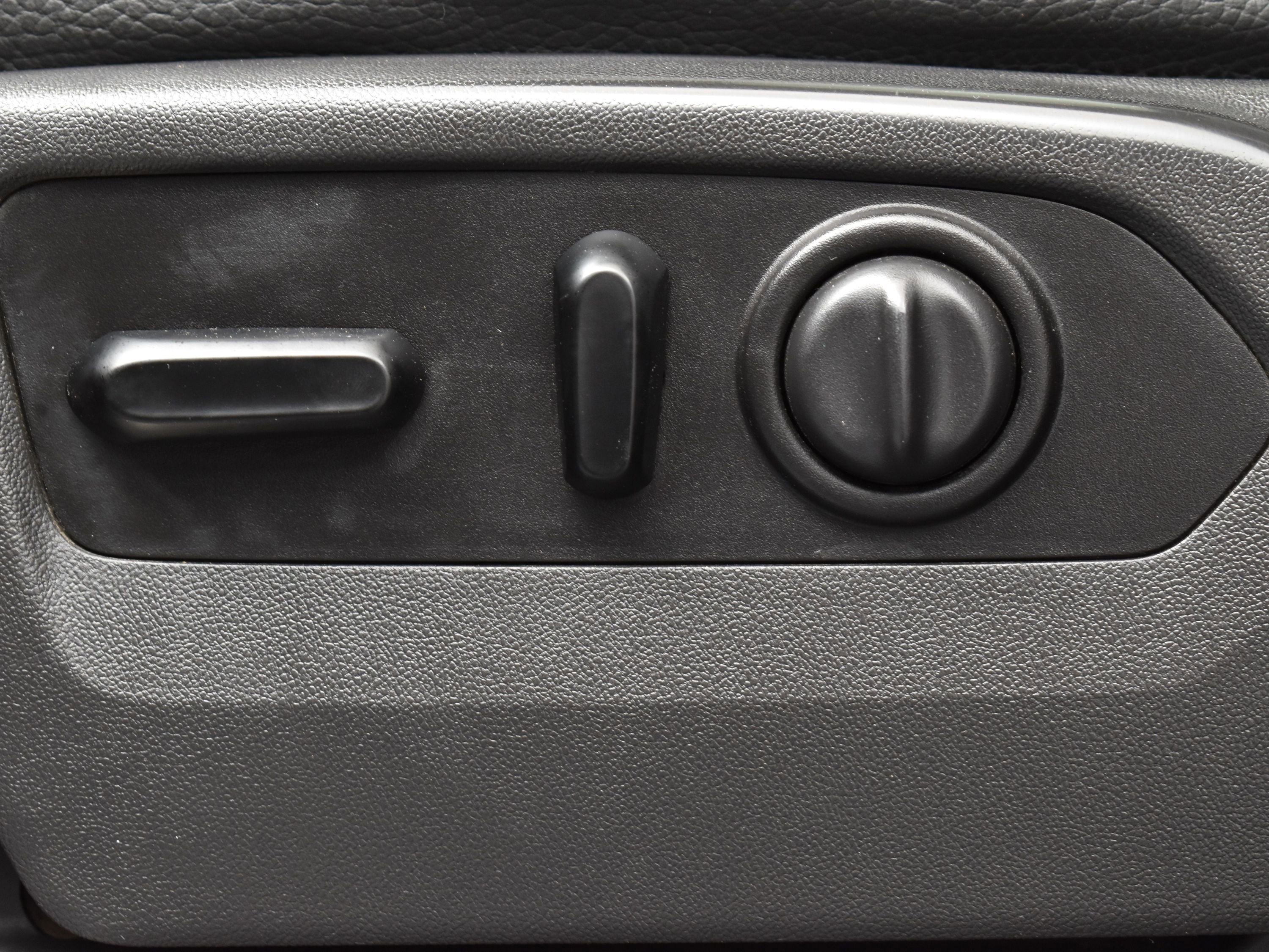 Used 2021 GMC Sierra 3500 Denali w/ Denali Ultimate Package image 9