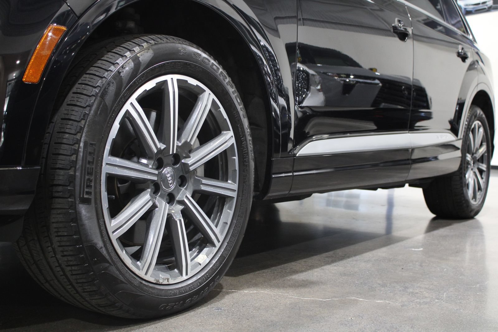 Used 2017 Audi Q7 3.0T Premium Plus AWD/4WD image 10
