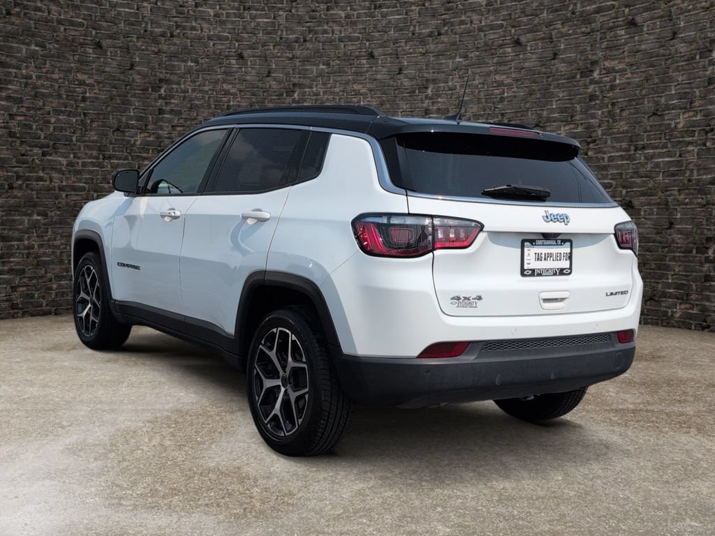 Used 2025 Jeep Compass Limited AWD/4WD image 5