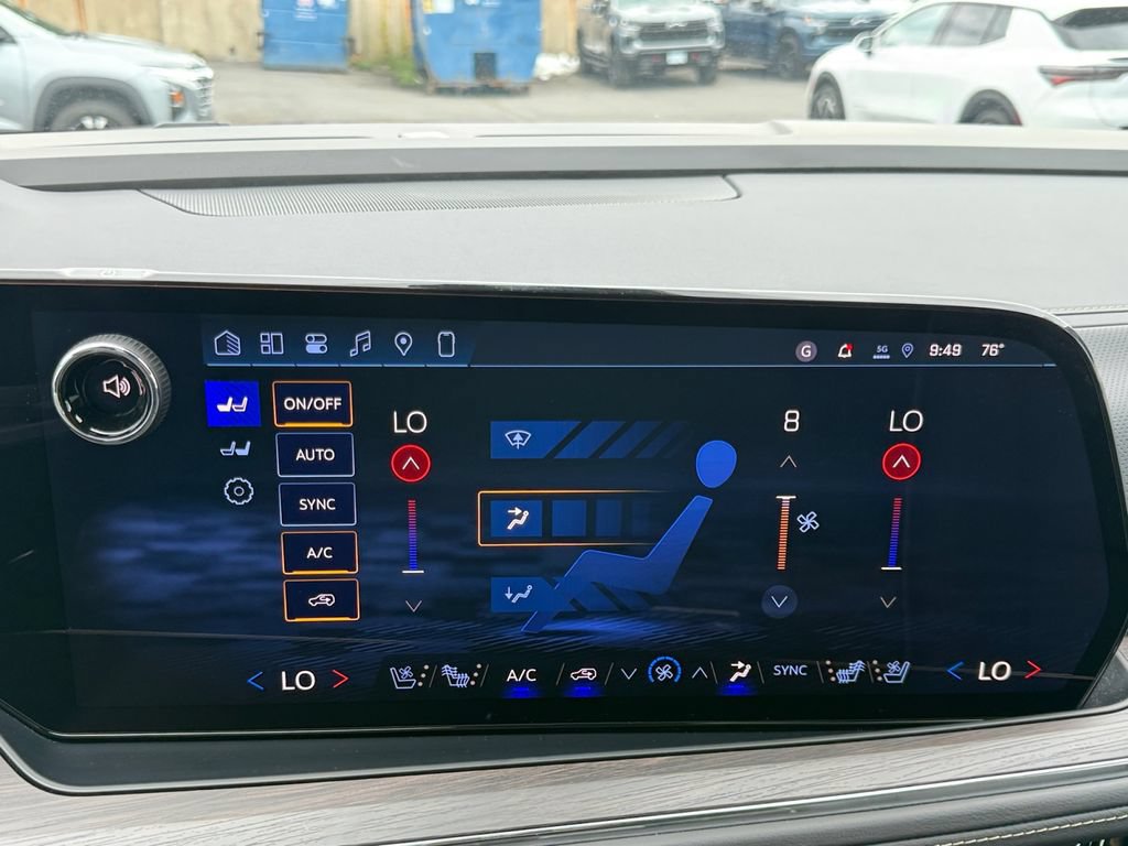New 2026 Chevrolet Suburban Premier AWD/4WD image 17