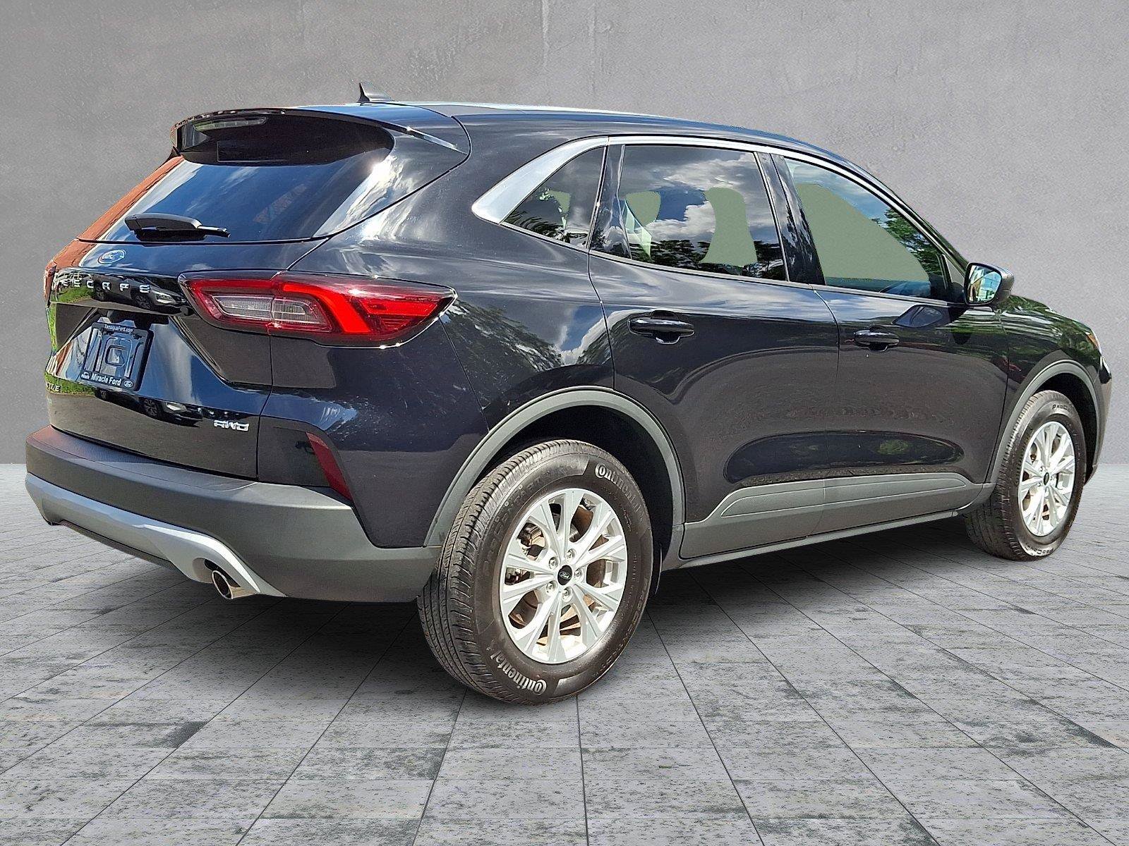 Used 2023 Ford Escape Active AWD/4WD image 6