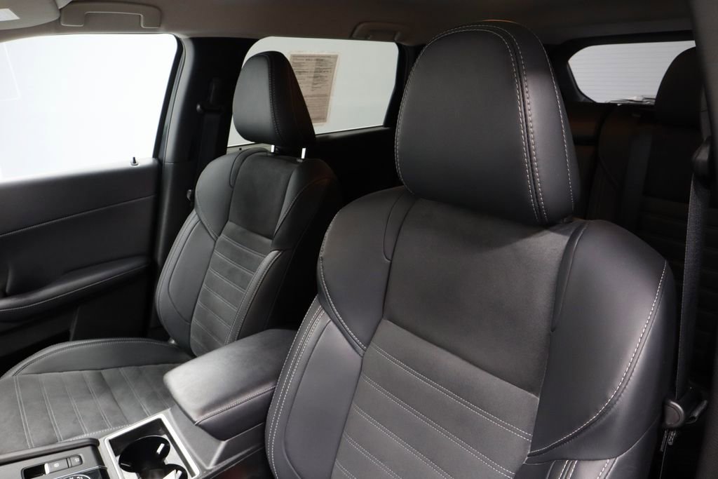 Used 2024 Mitsubishi Outlander SE image 27