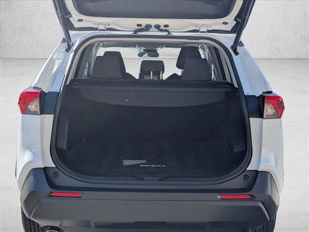 Certified 2020 Toyota RAV4 XLE w/ Convenience Package FWD image 6