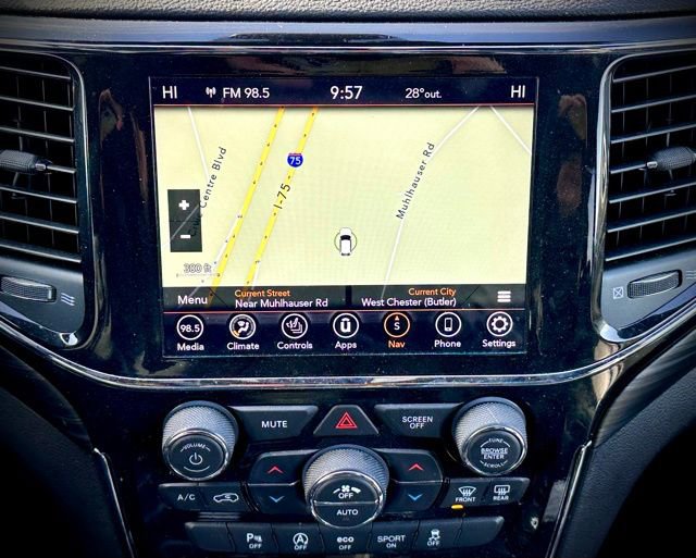 Used 2022 Jeep Grand Cherokee Laredo X image 19