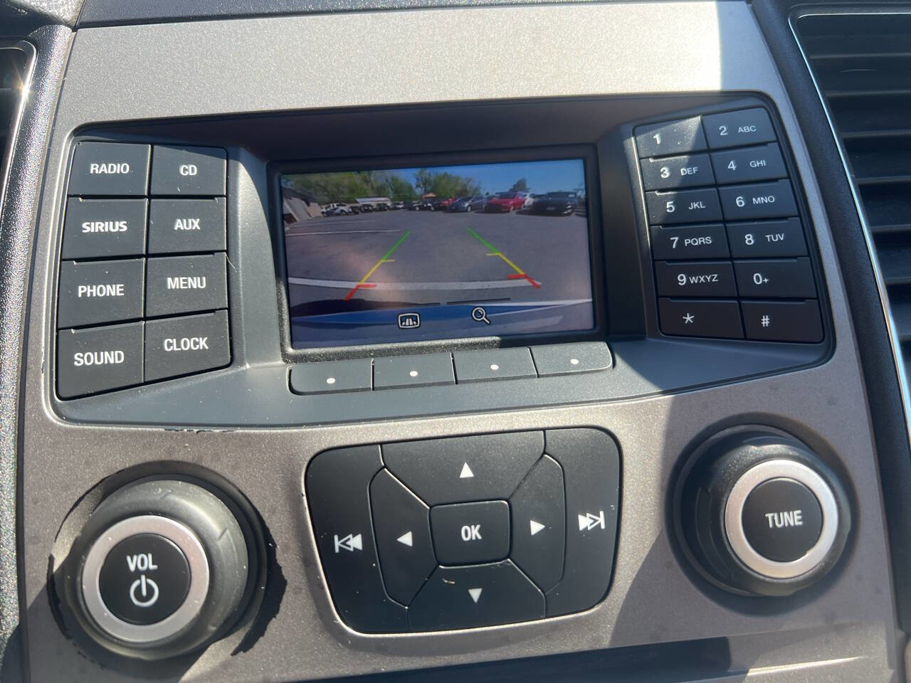 Used 2017 Ford Taurus SEL image 13