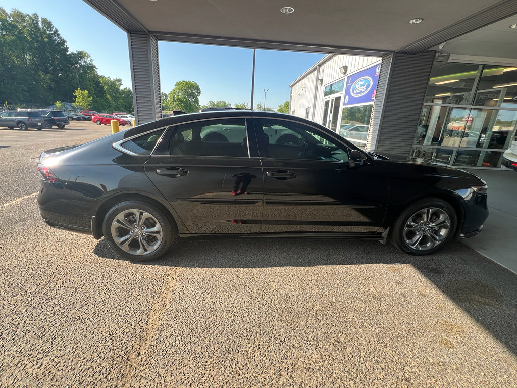 Used 2023 Honda Accord EX image 10