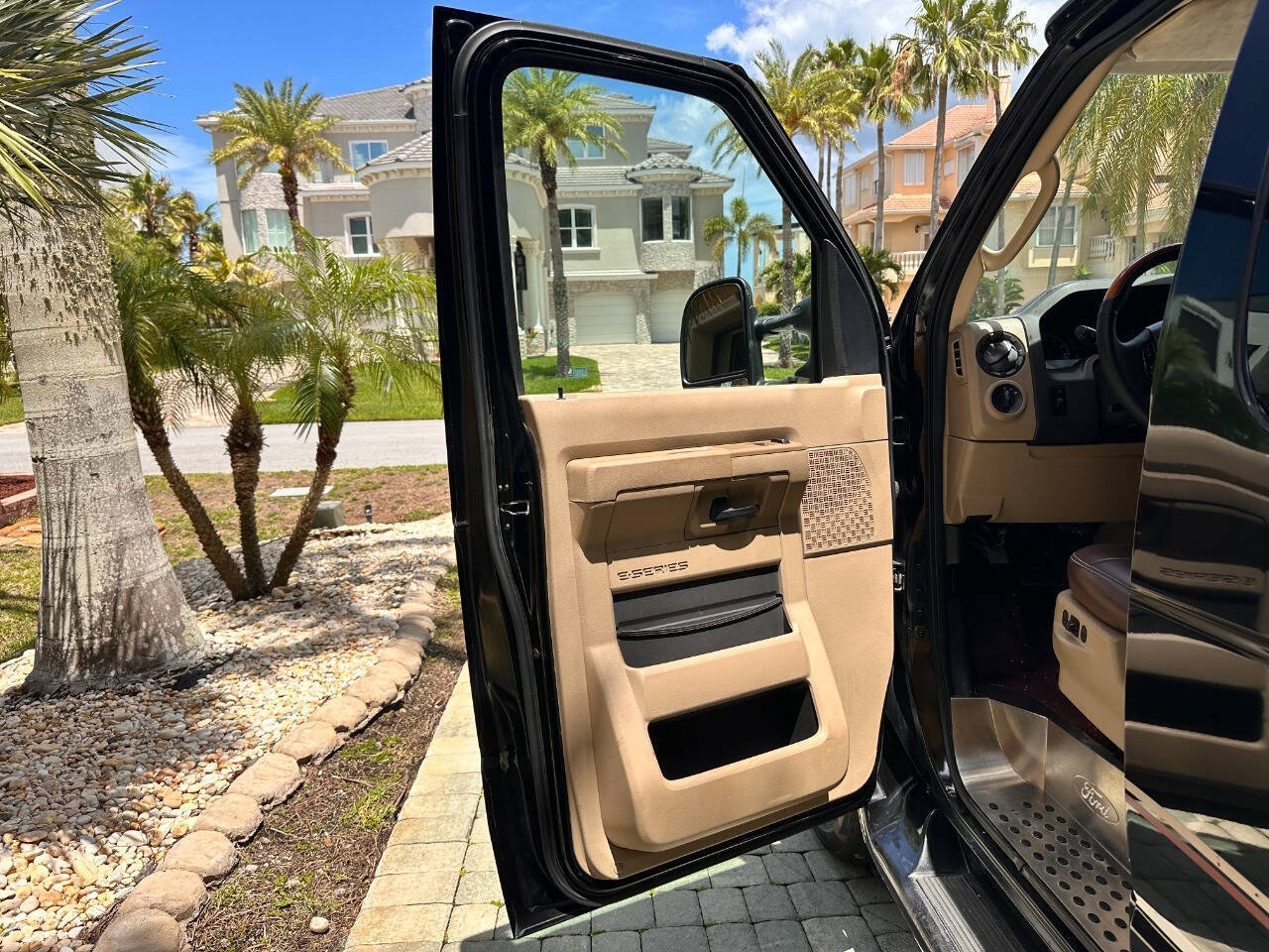 Used 2010 Ford E-350 and Econoline 350 XLT RWD image 45