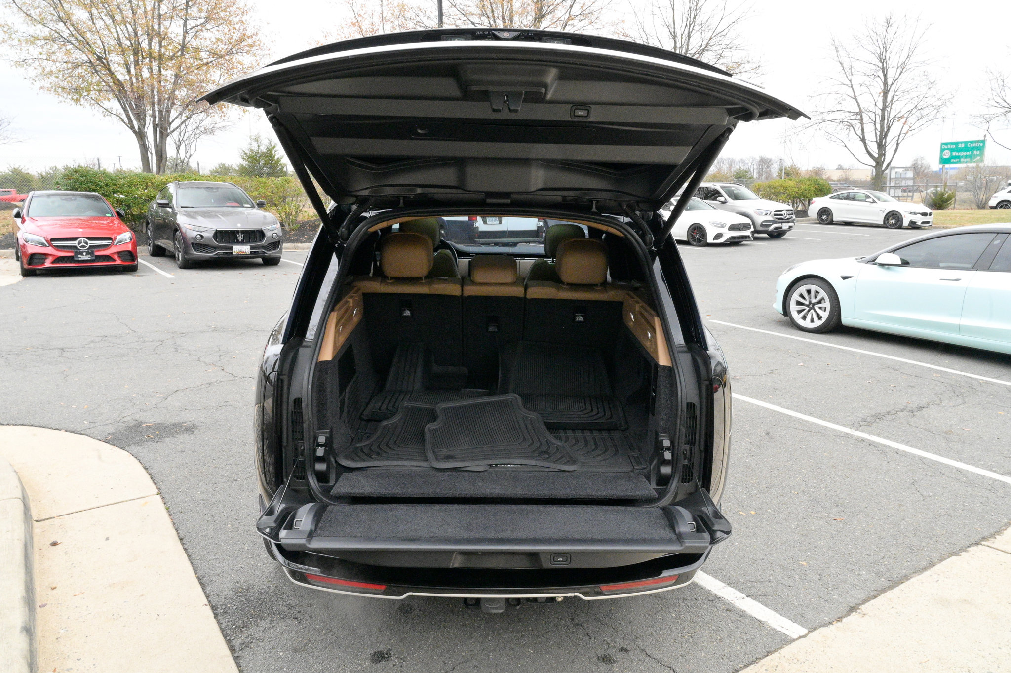 Used 2023 Land Rover Range Rover SE image 48